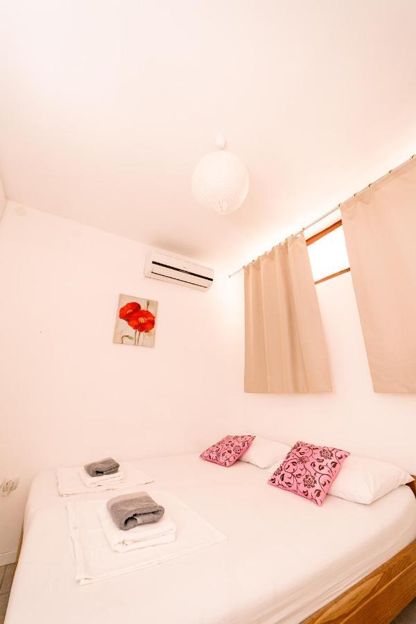 Guesthouse Lastavica Novalja Extérieur photo