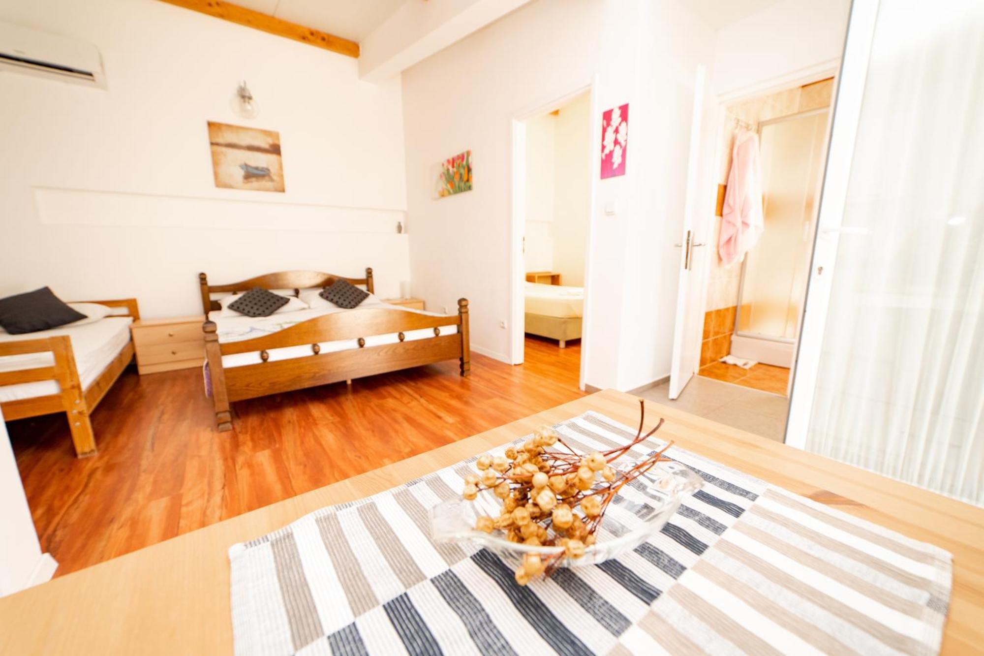 Guesthouse Lastavica Novalja Extérieur photo