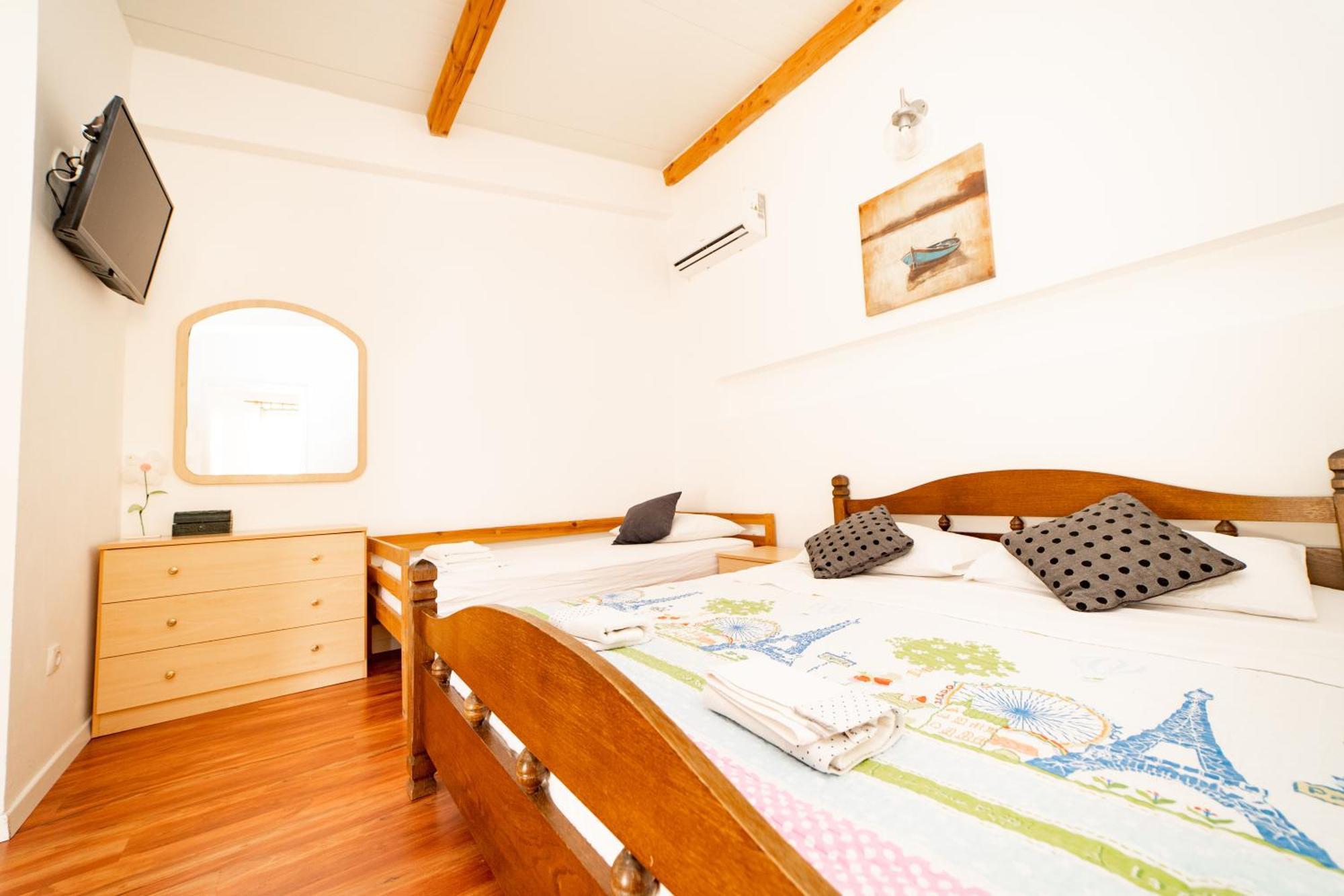Guesthouse Lastavica Novalja Extérieur photo
